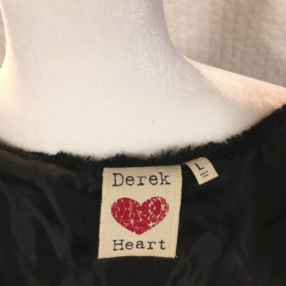 Derek Heart Faux Fur capelet - Picture 4 of 4